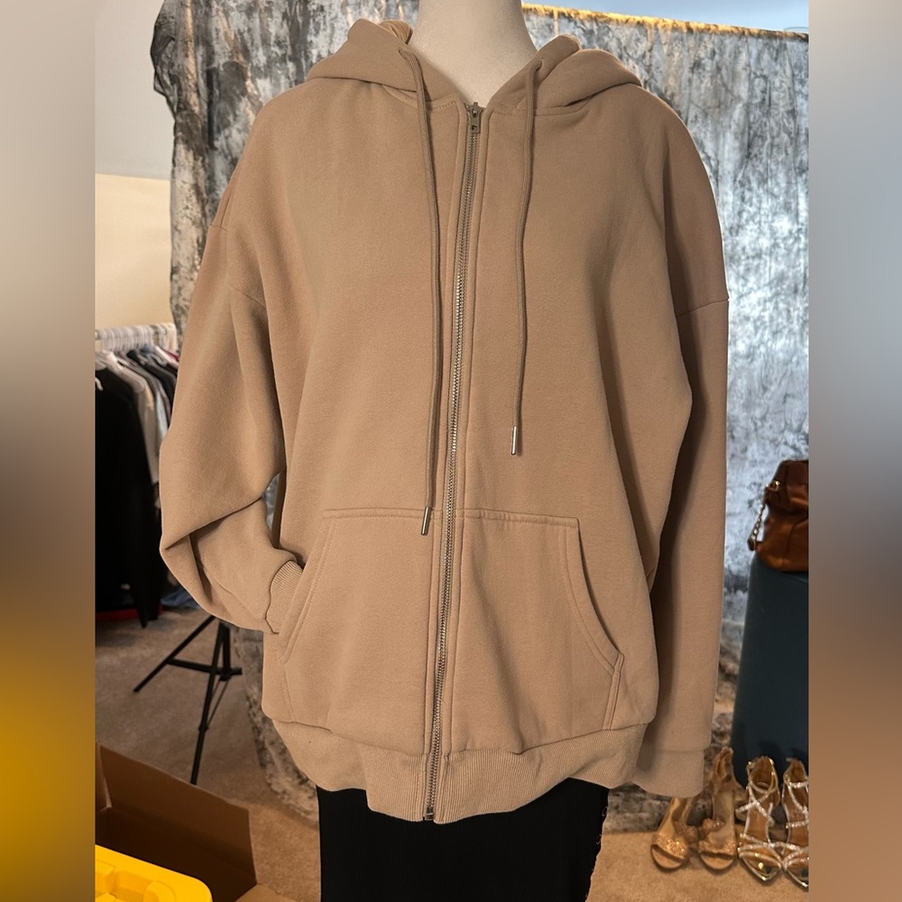 TRENDY QUEEN OVERSIZED HOODIE - Size Large- NWOT!